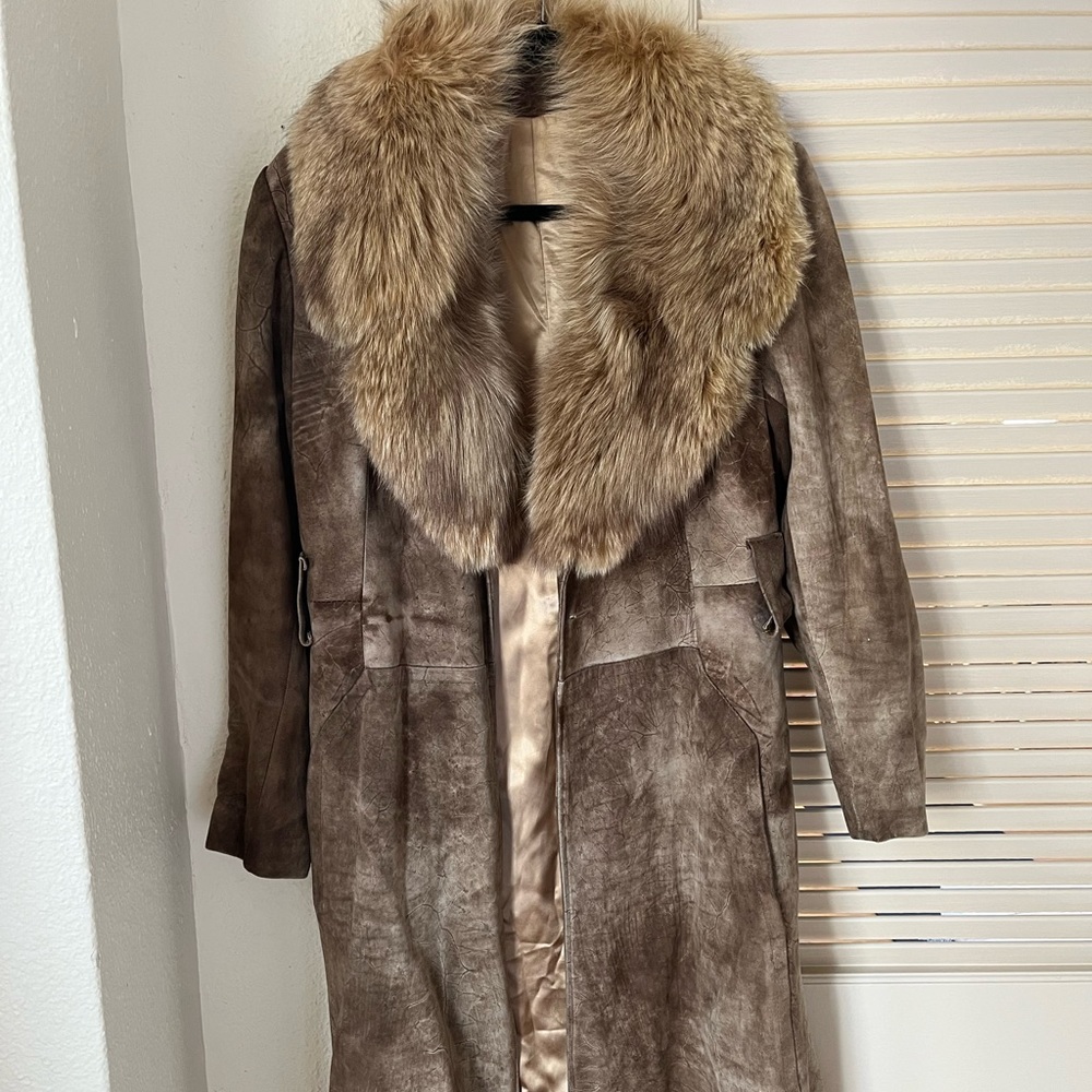 Vintage Beige Fox Fur Collar Suede Leather Coat.